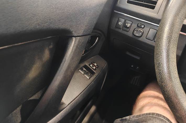undefined Toyota Avensis fra 2010