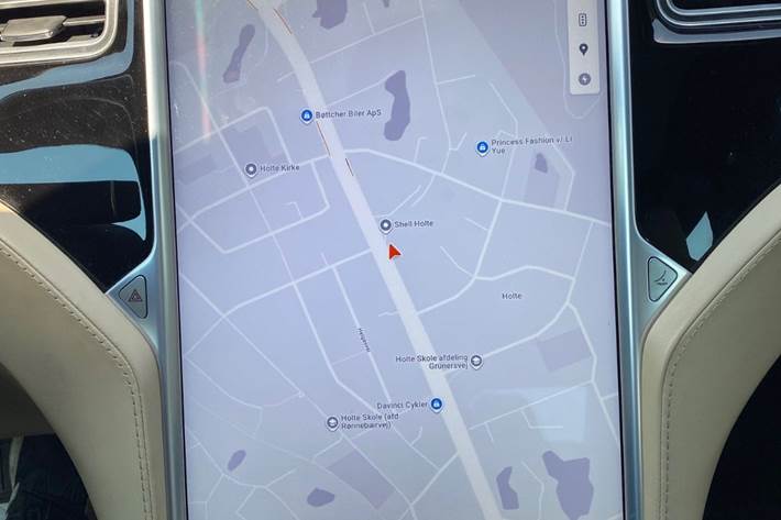 Grå Tesla Model S fra 2015
