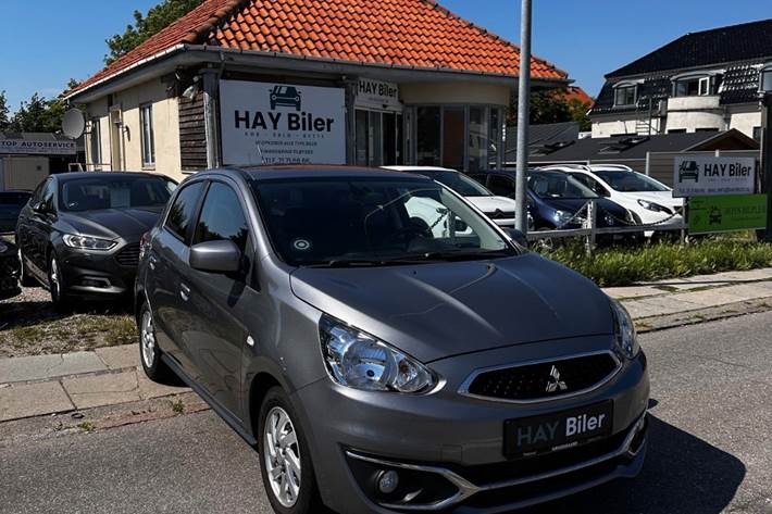 Grå Mitsubishi Space Star fra 2016
