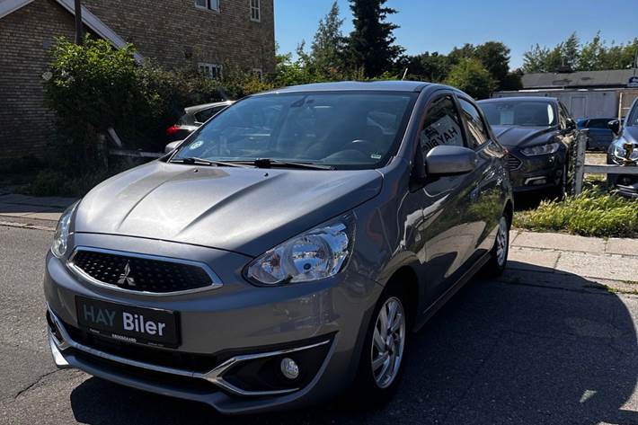 Grå Mitsubishi Space Star fra 2016