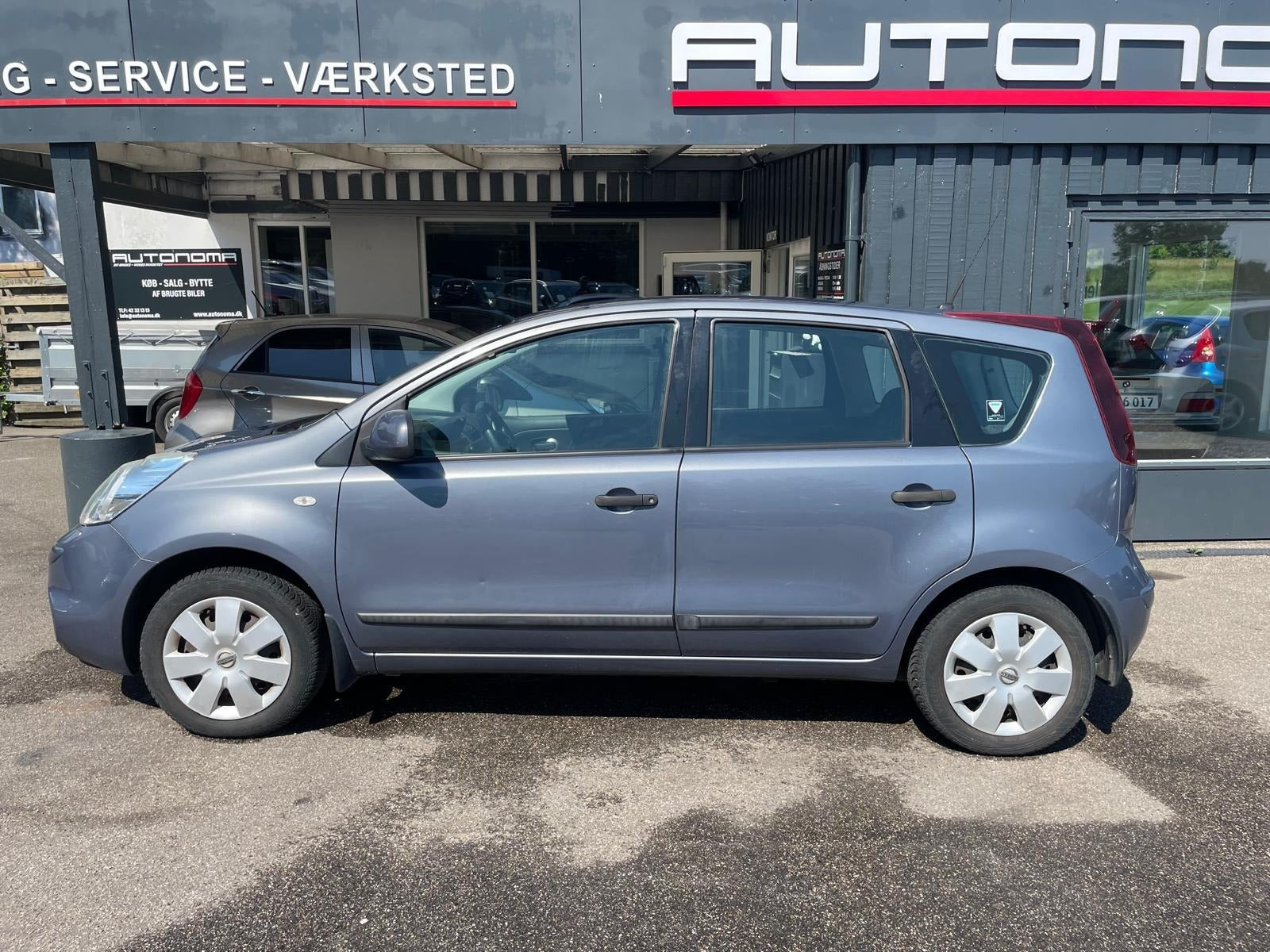 Blå Nissan Note fra 2011