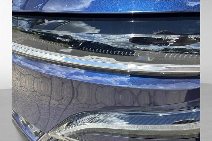 Blå Renault Megane E-Tech fra 2023
