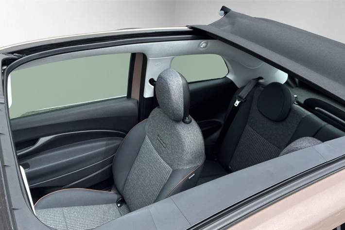 Pink Fiat 500e fra 2023