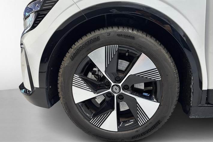 Hvid Renault Megane E-Tech fra 2022