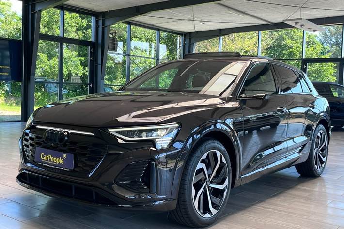 Brun Audi Q8 e-tron fra 2024