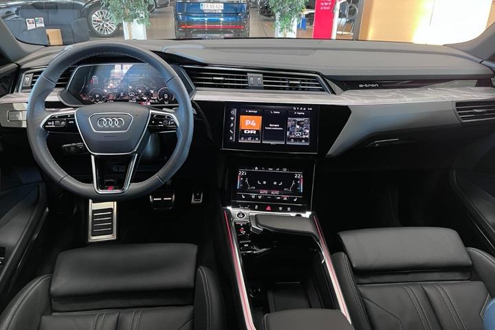 Brun Audi Q8 e-tron fra 2024