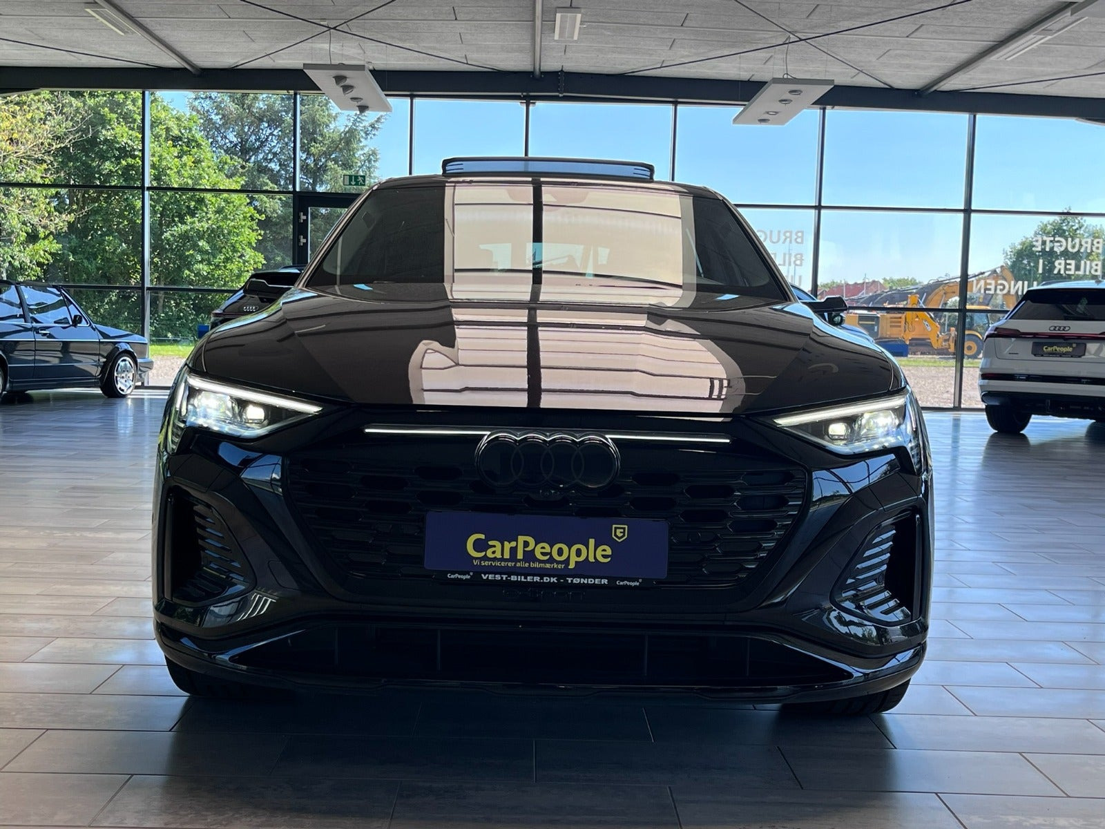 Brun Audi Q8 e-tron fra 2024