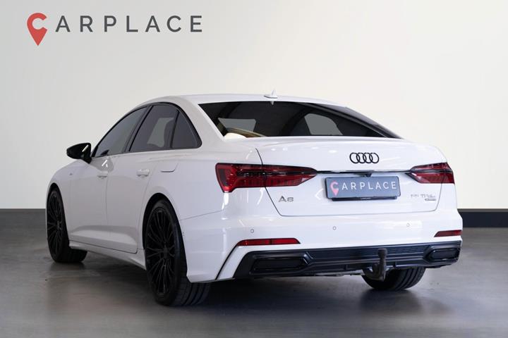 Hvid Audi A6 fra 2021
