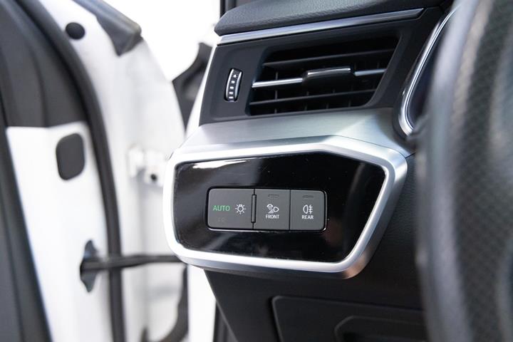 Hvid Audi A6 fra 2021