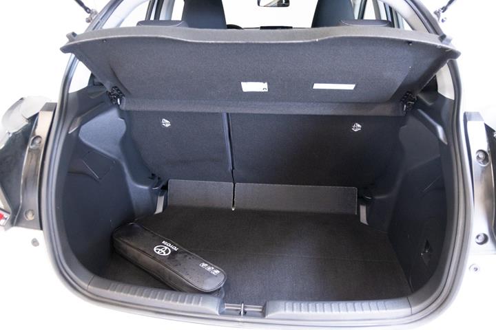 Hvid Toyota Yaris fra 2022