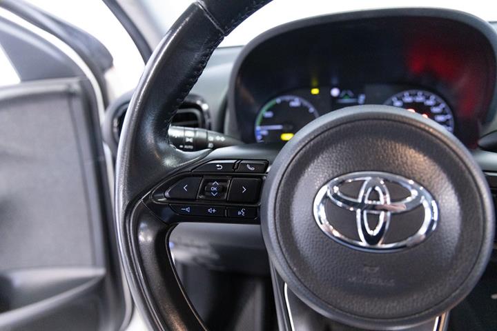 Hvid Toyota Yaris fra 2022