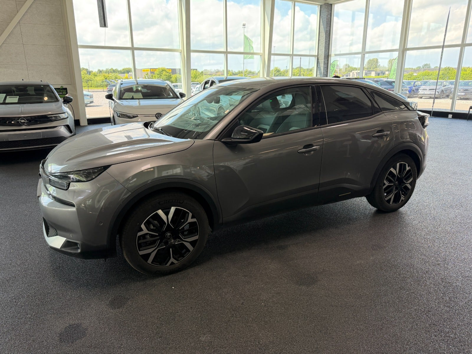 Grå Citroën ë-C4 fra 2025
