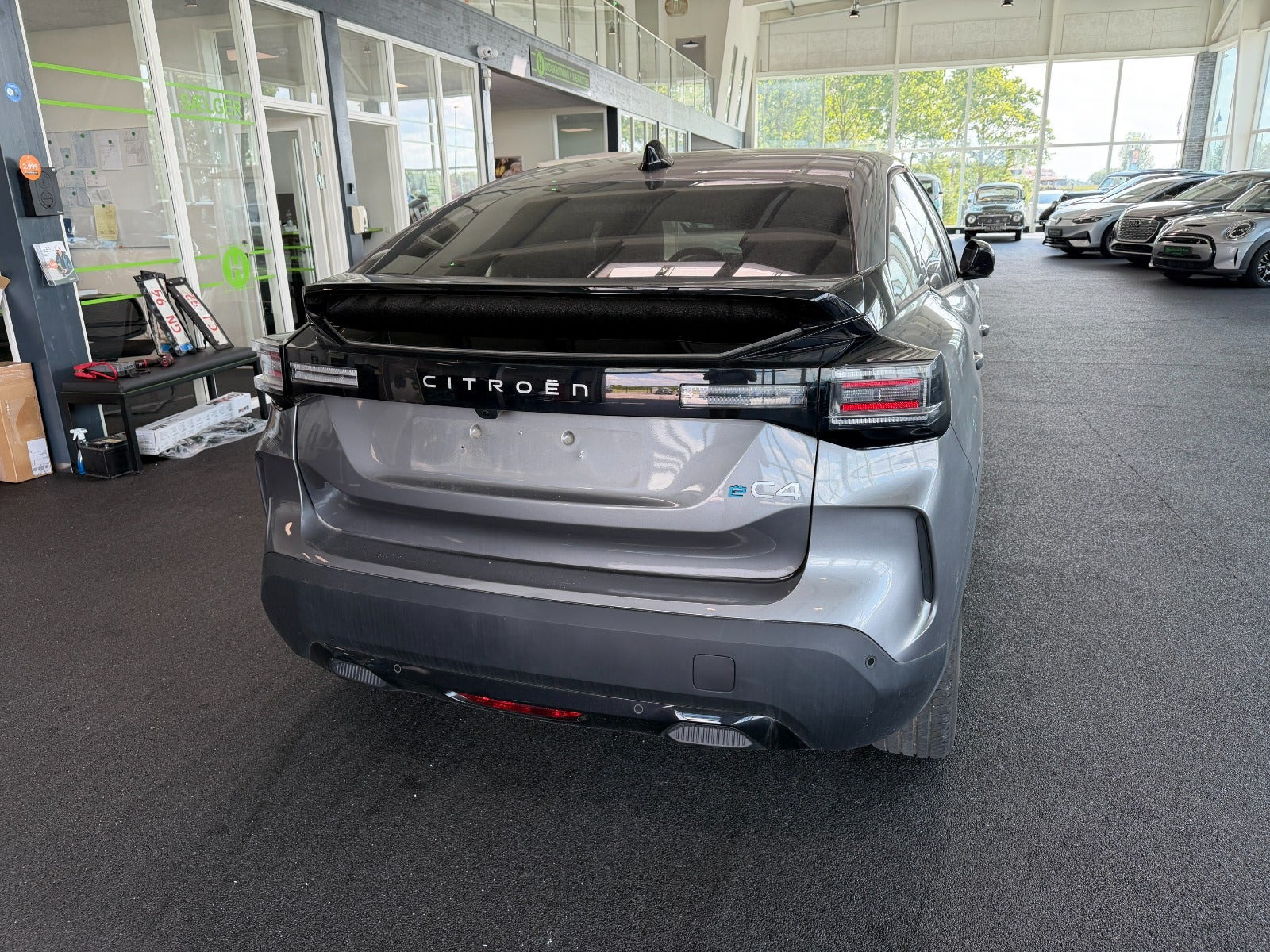 Grå Citroën ë-C4 fra 2025