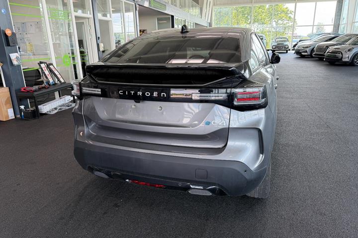 Grå Citroën ë-C4 fra 2025