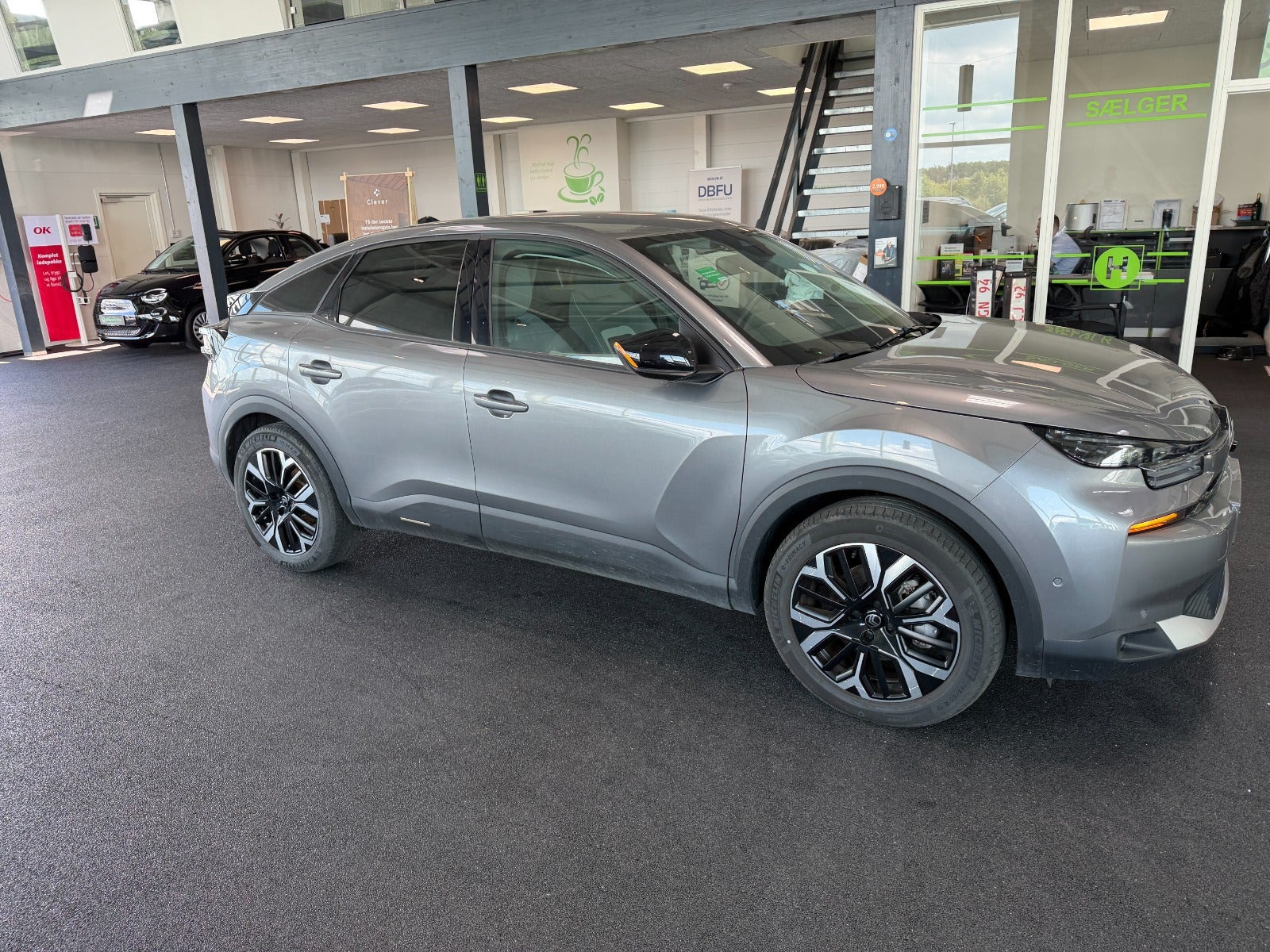 Grå Citroën ë-C4 fra 2025