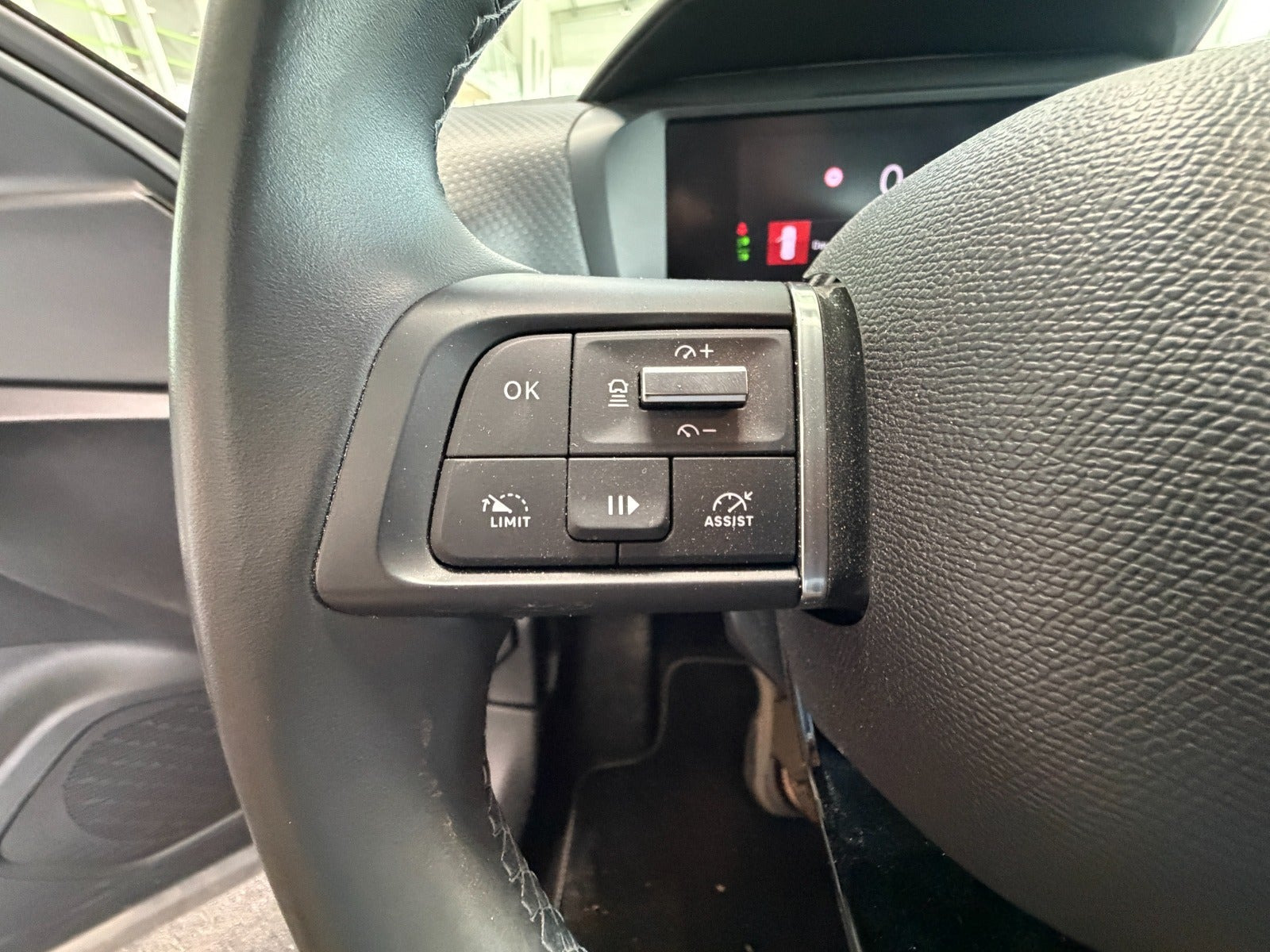 Grå Citroën ë-C4 fra 2025