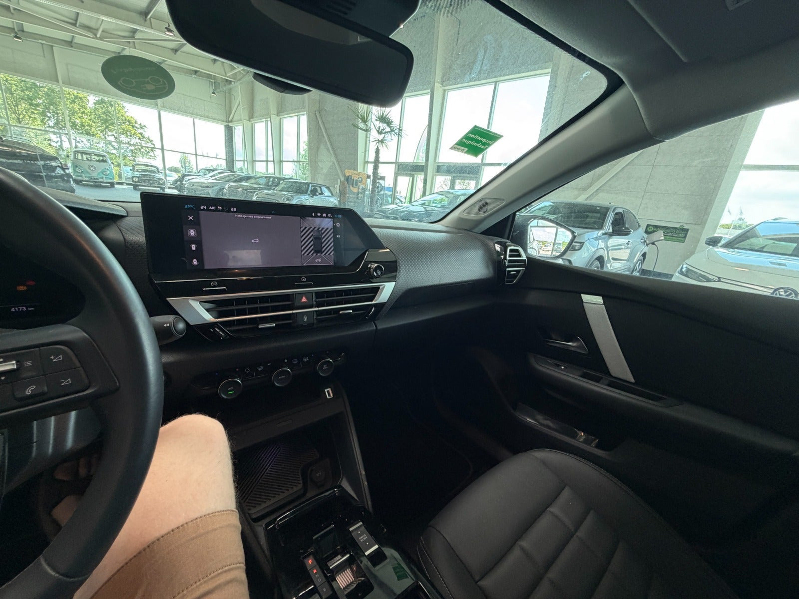 Grå Citroën ë-C4 fra 2025