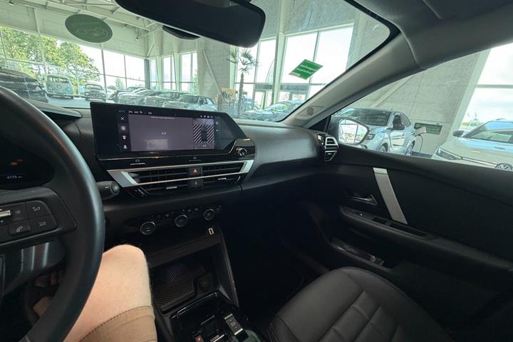 Grå Citroën ë-C4 fra 2025