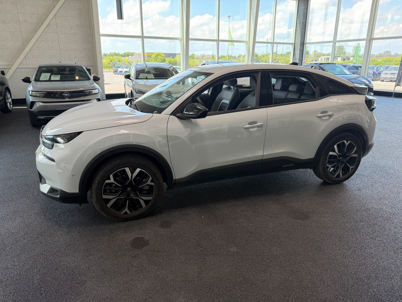 Hvid Citroën ë-C4 fra 2025