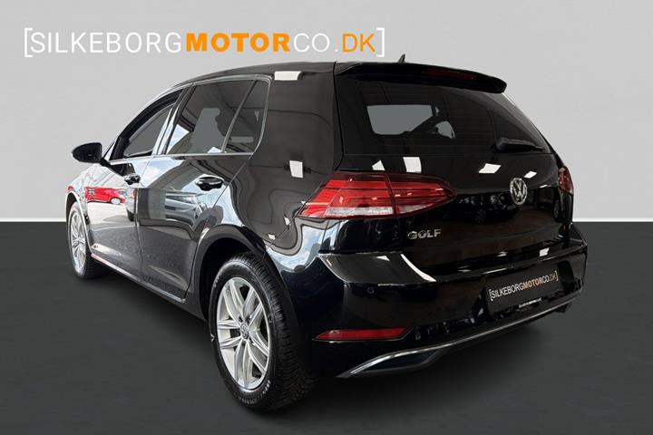 Sort VW Golf VII fra 2020