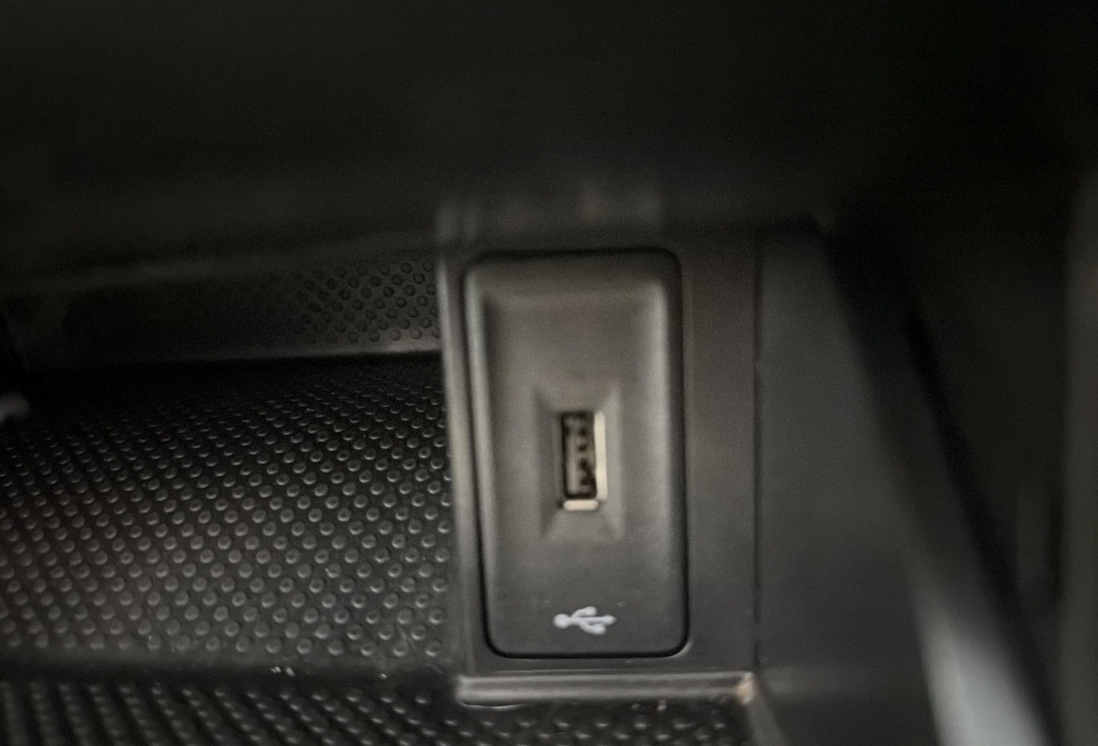 Sort VW Golf VII fra 2020