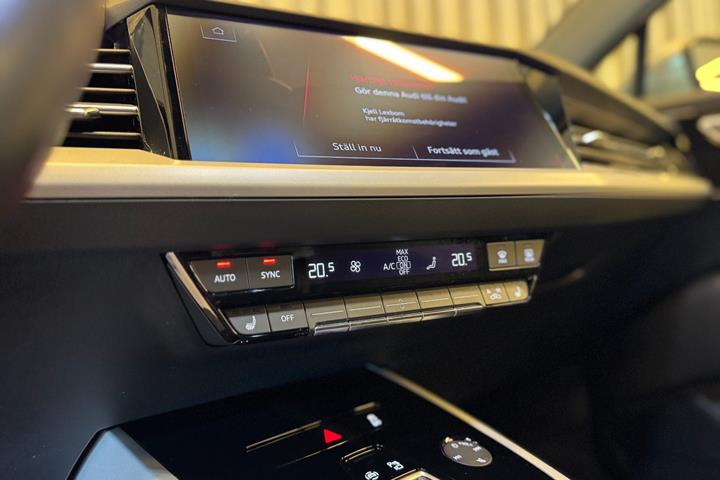 Sølv Audi Q4 e-tron fra 2023