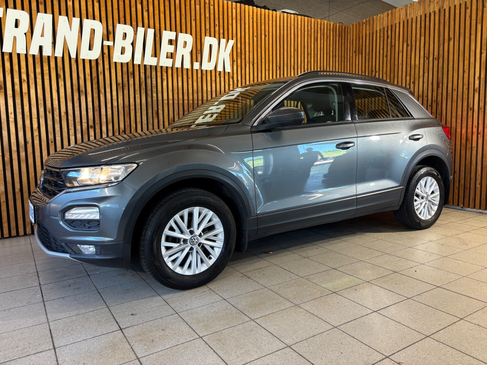 Grå VW T-Roc fra 2019