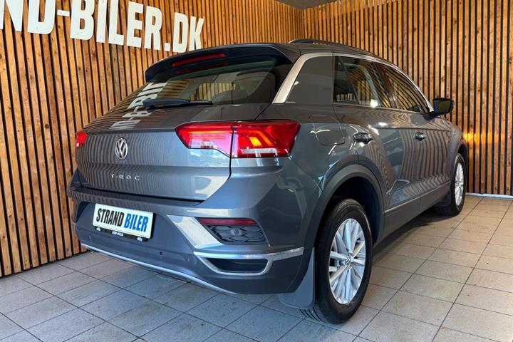 Grå VW T-Roc fra 2019