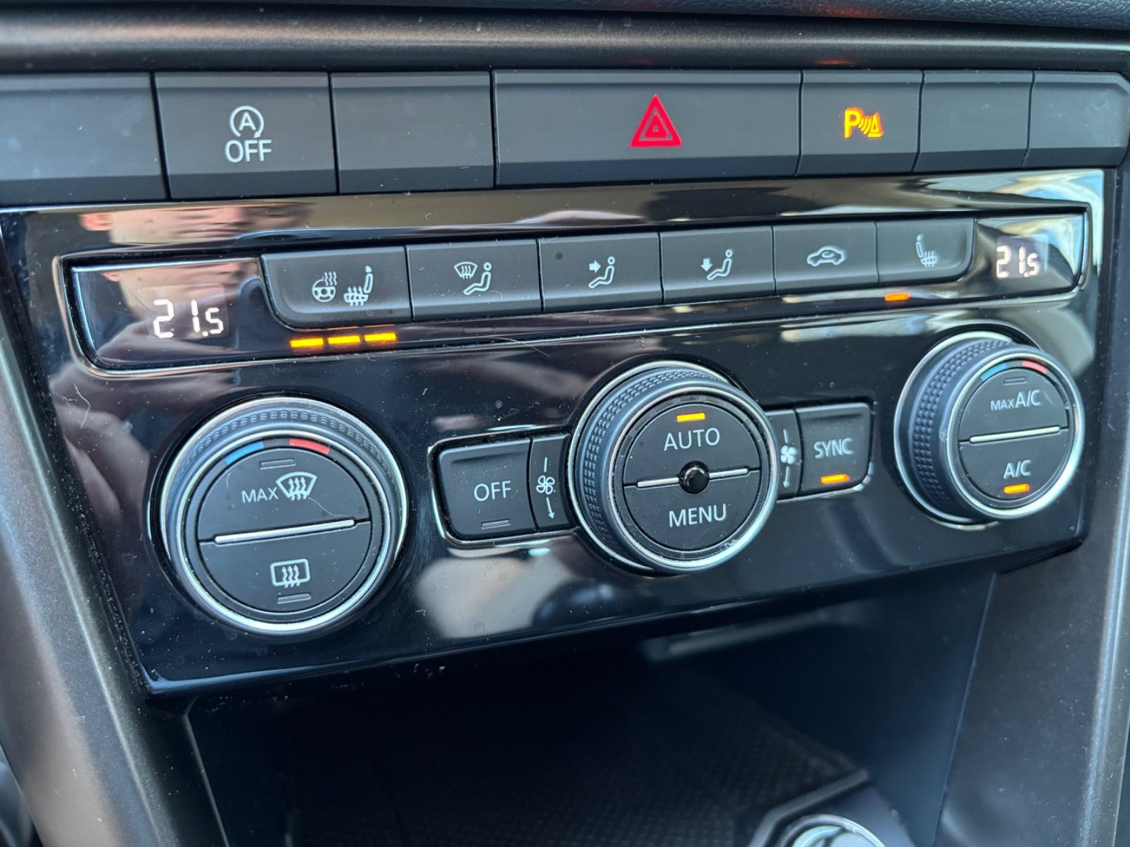 Grå VW T-Roc fra 2019