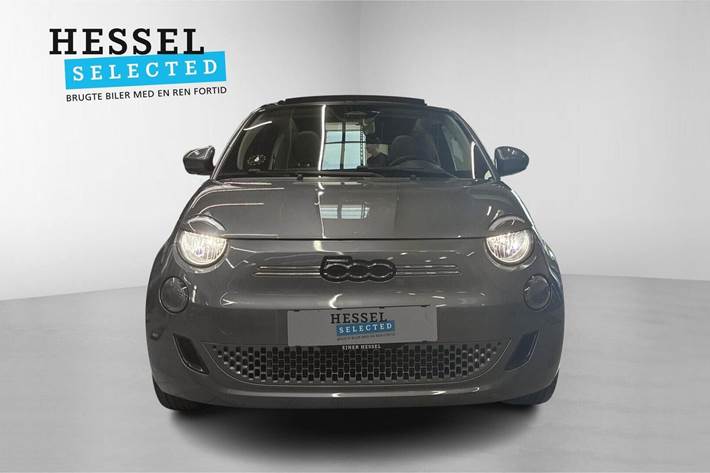 Grå Fiat 500e fra 2022