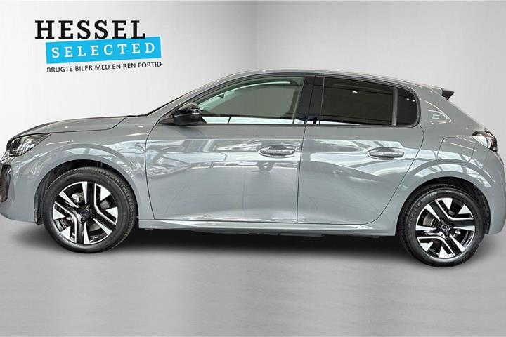 Grå Peugeot e-208 fra 2026