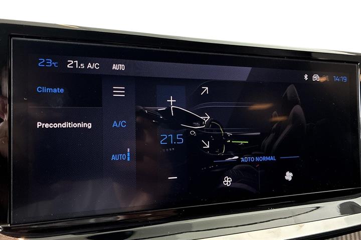 Grå Peugeot e-208 fra 2026