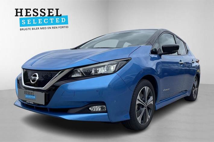 Blå Nissan Leaf fra 2021 set udefra