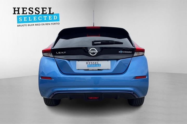 Blå Nissan Leaf fra 2021
