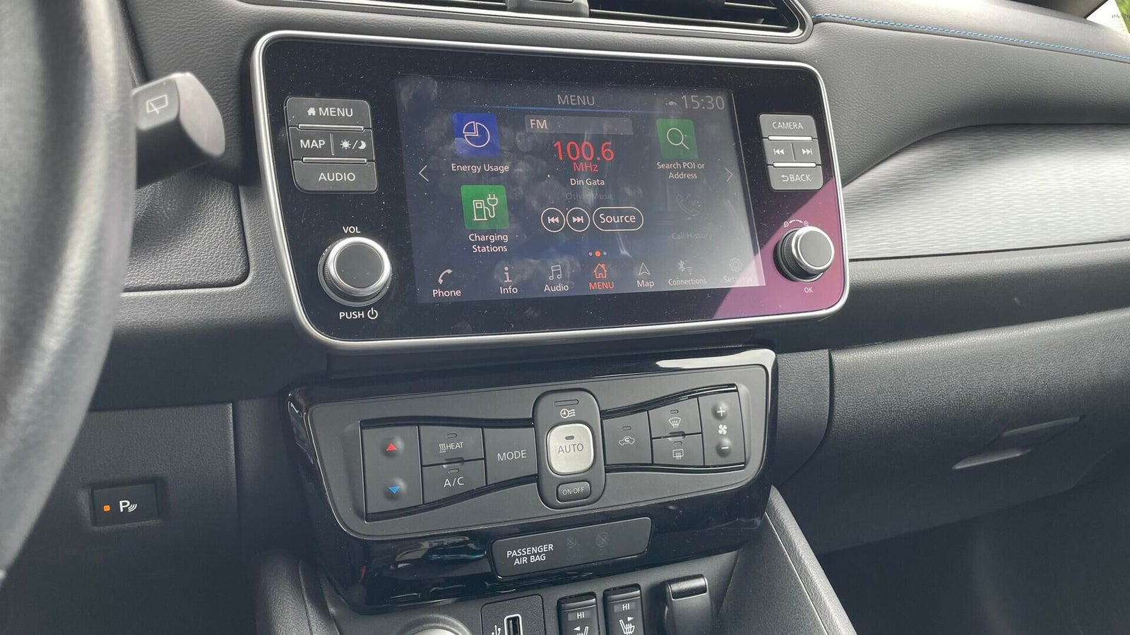 Blå Nissan Leaf fra 2021