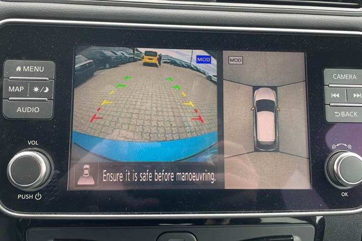 Blå Nissan Leaf fra 2021