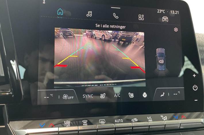 Hvid Renault Megane E-Tech fra 2023