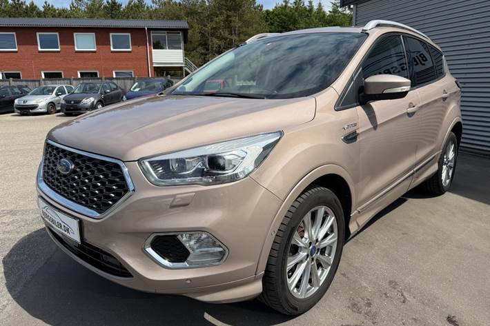Beige Ford Kuga fra 2017