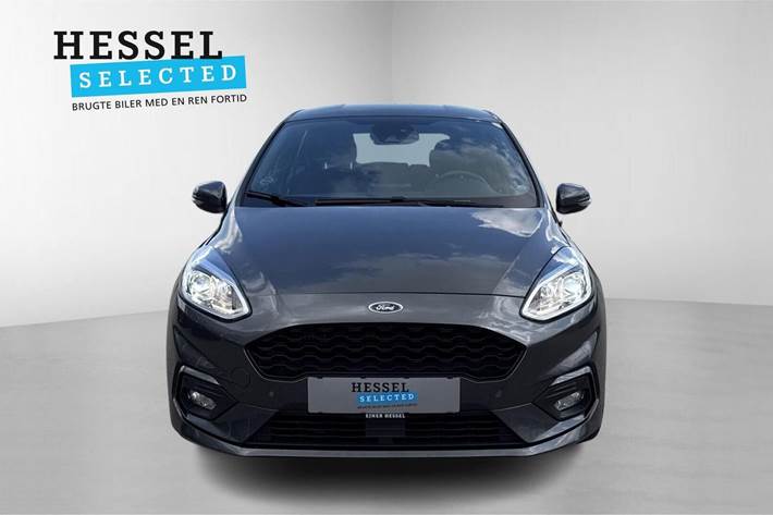 Grå Ford Fiesta fra 2021