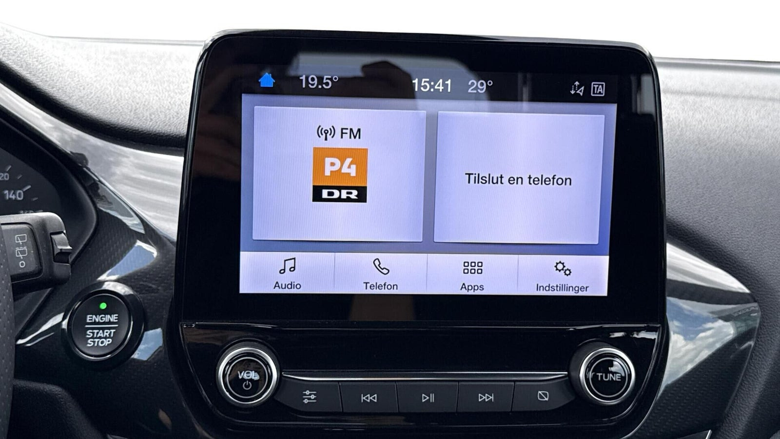 Grå Ford Fiesta fra 2021