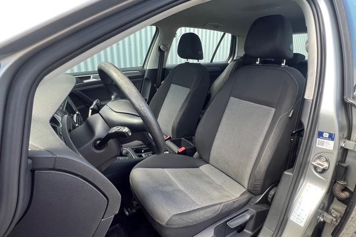 Sølv VW Golf VII fra 2014
