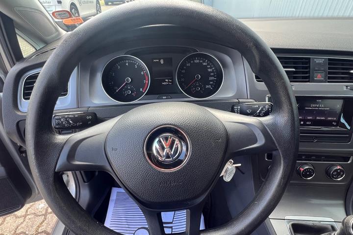 Sølv VW Golf VII fra 2014