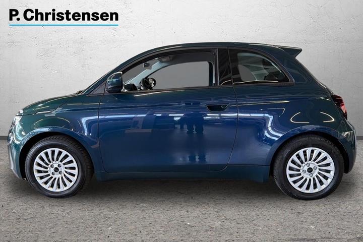 Blå Fiat 500e fra 2023