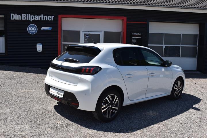 Hvid Peugeot 208 fra 2022