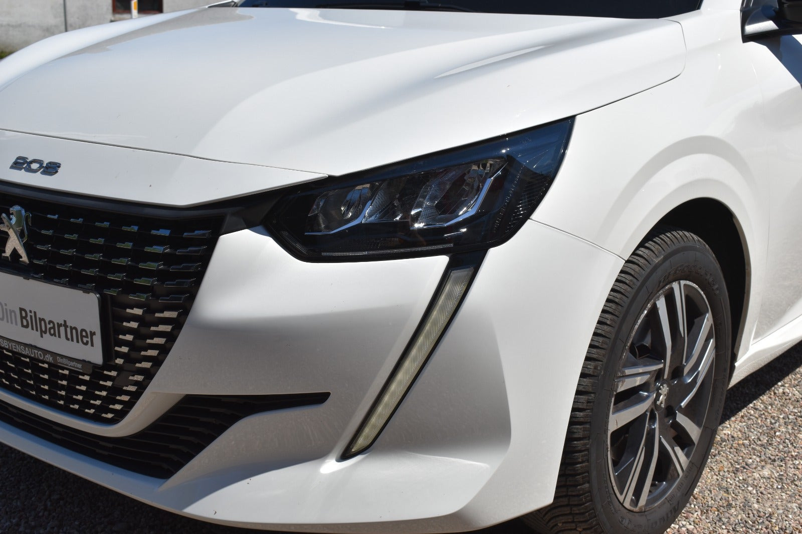 Hvid Peugeot 208 fra 2022