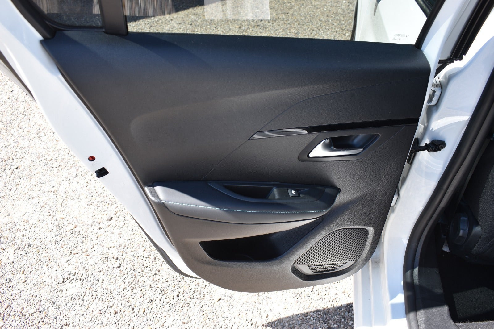 Hvid Peugeot 208 fra 2022
