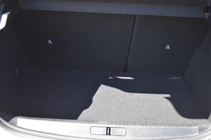 Hvid Peugeot 208 fra 2022