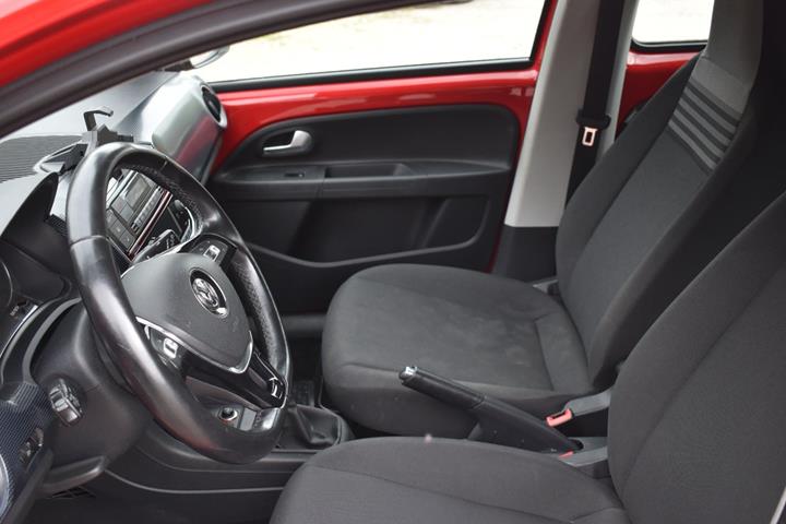 Rød VW UP! fra 2019