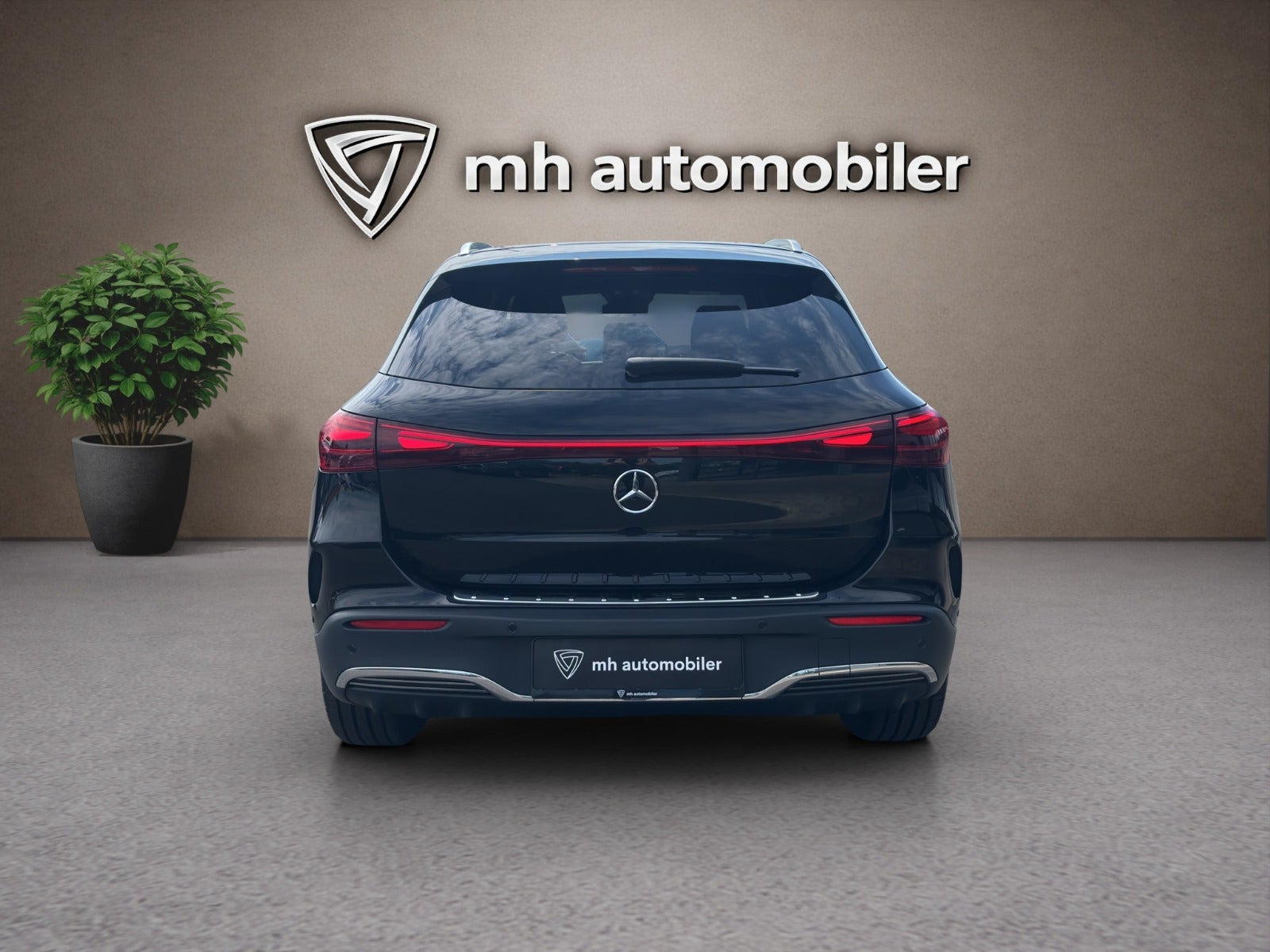 Sort Mercedes EQA250+ fra 2024