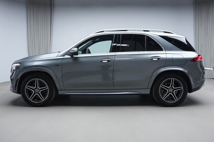 Grå Mercedes GLE350 de fra 2020